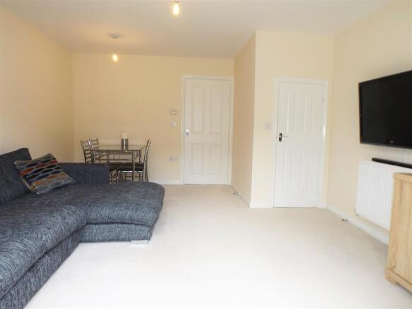 Rear Lounge 