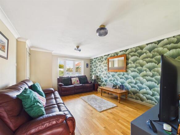 4 bed Detached for sale Image 9