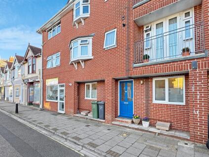 York Avenue, East Cowes, PO32