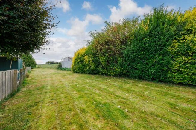 3 bed Semi-Detached for sale Image 10