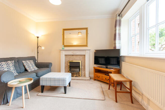 2 bed Town House to rent Image 5