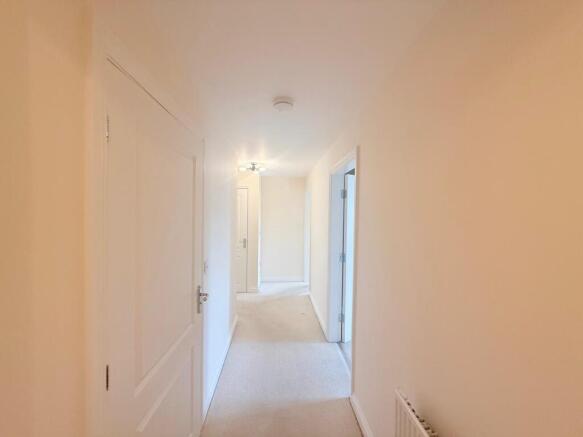 2 bed Flat to rent Image 6