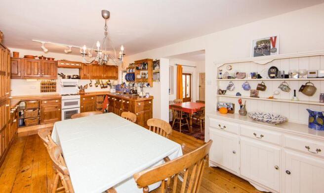 Kitchen/Dining...
