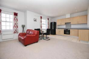 12, Carisbrooke Court, North Square, Fareham PO17 5FX