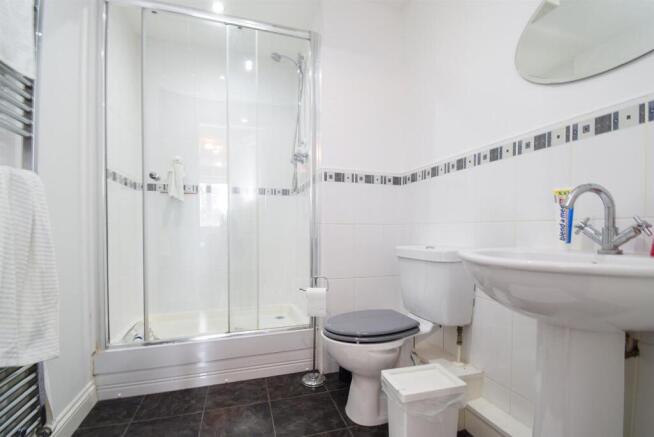 2 bed Flat to rent Image 9