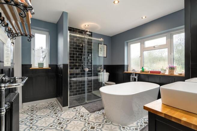 Essendene Road, Caterham, CR3 photo 4