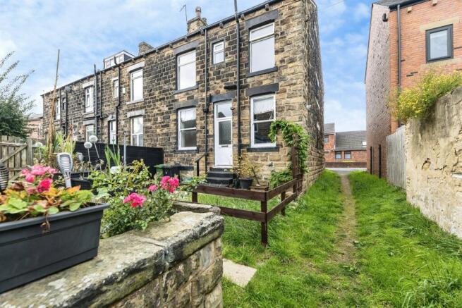 2-bed terraced on South Queen Street, Morley, Leeds, £170,000