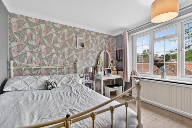 4 bed Detached for sale Image 10