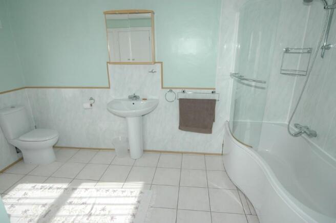 2ND FLOOR BATHROOM