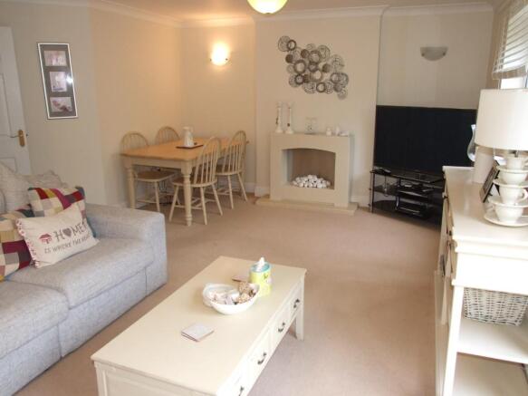 Lounge/Dining Room