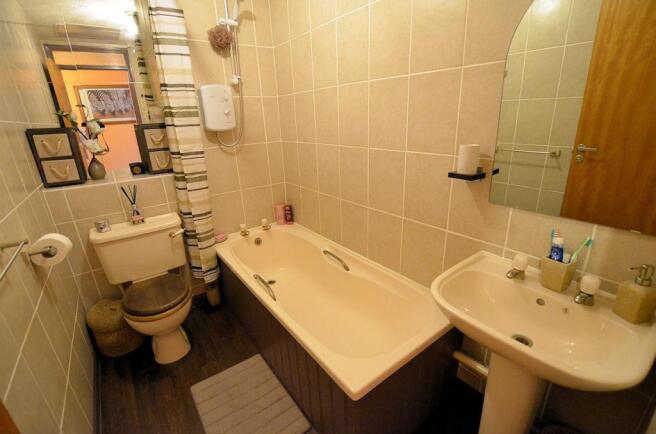 Bathroom.jpg