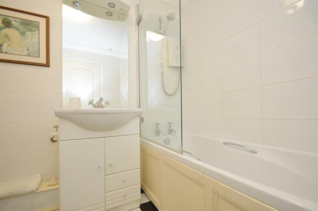 Bathroom.jpg