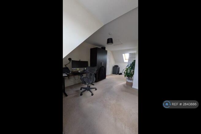 Second Floor - Double/ King Bedroom With Ensuite