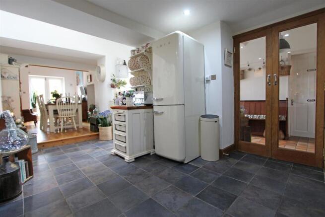 Kitchen..jpg