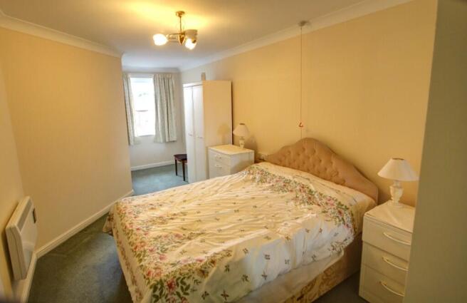 2 bed Flat for sale Image 6