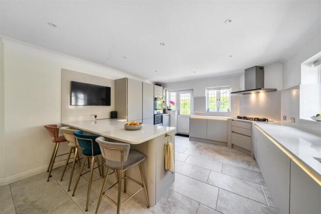 Kitchen/ breakfast
