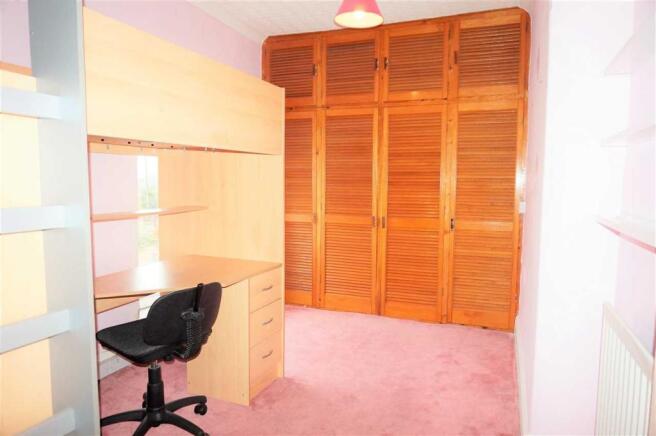 BACK BEDROOM 3 :