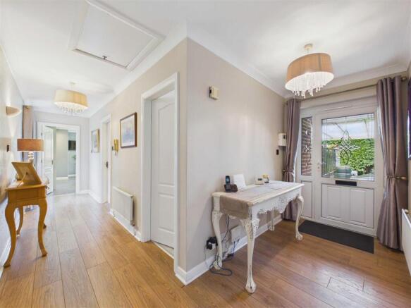 3 bed Semi-Detached Bungalow for sale Image 9