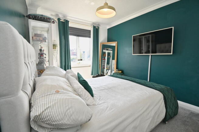 3 bed Semi-Detached for sale Image 9