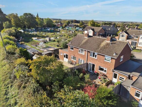 Fullwell Road, Bozeat, Wellingborough photo 2