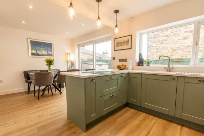 3 bed Semi-Detached for sale Image 4
