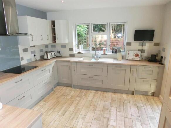 SUPERB EXTENDED & REFITTED BREAKFAST KITCHEN
