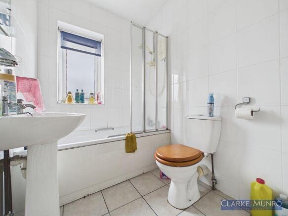 3 bed Semi-Detached for sale Image 12