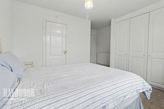 4 bed Detached for sale Image 12