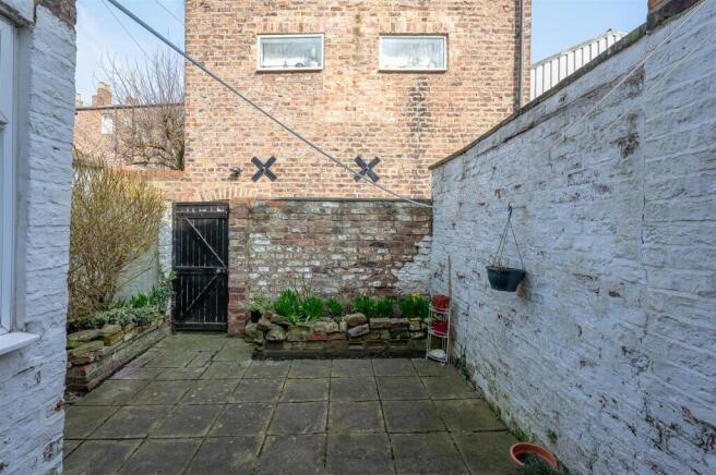 2 bed Terraced for sale Image 12