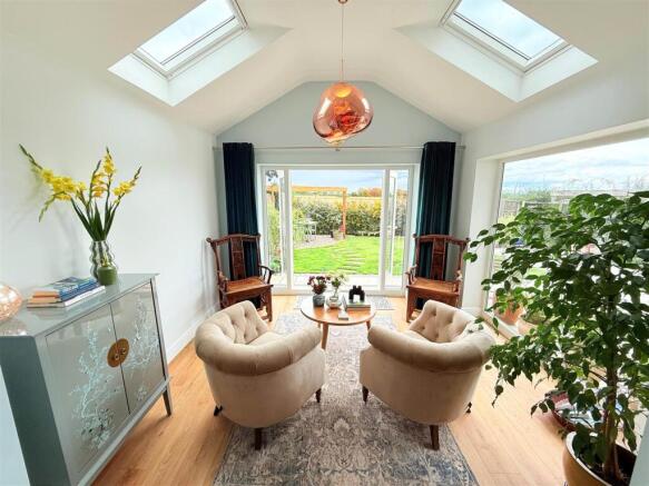 GARDEN ROOM