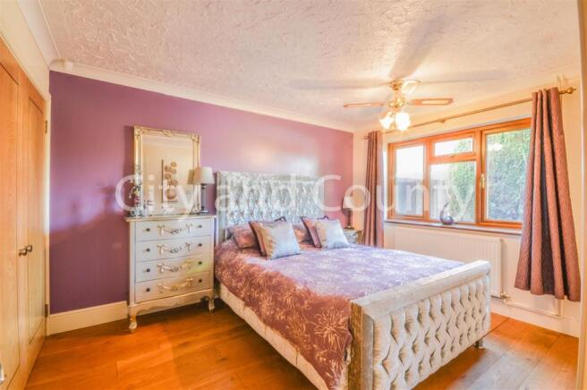 Bedroom 1.jpg