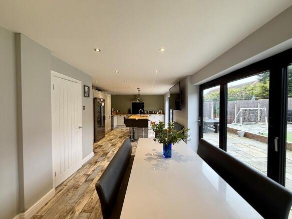 4 bed Detached for sale Image 11