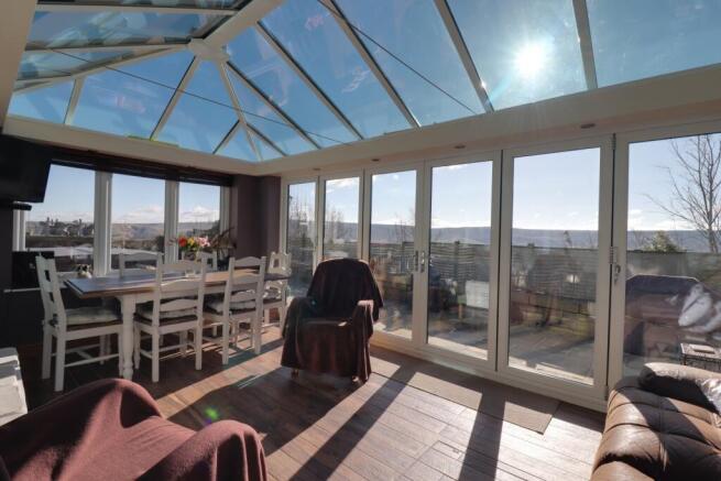 5 bed Detached for sale Image 10