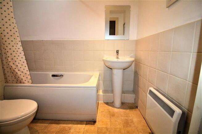 2 bed Apartment to rent Image 8