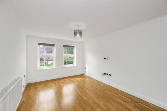 Kingsley Road Loughton IG10-9.jpg