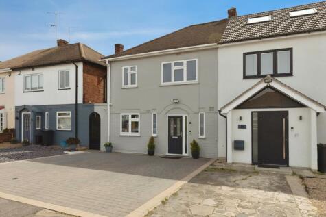 Couchmore Avenue, Ilford, IG5