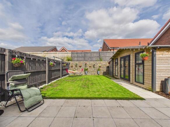 2 bed Semi-Detached Bungalow for sale Image 10