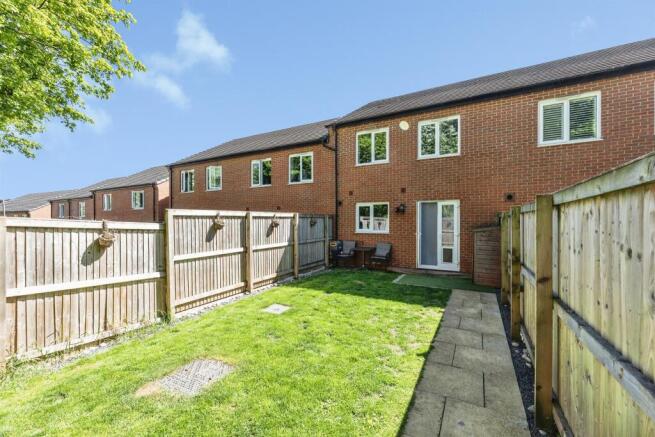 3 bed Town House for sale Image 12