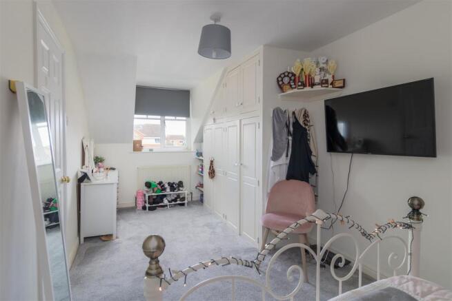 Hudson Close 8-Bedroom 1 B.jpg