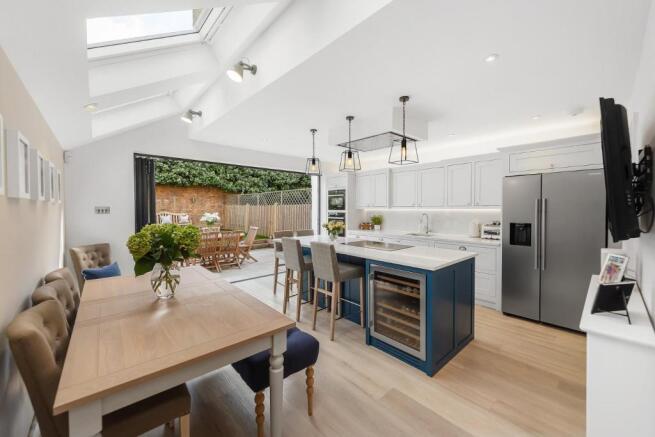 Kitchen (2).jpg
