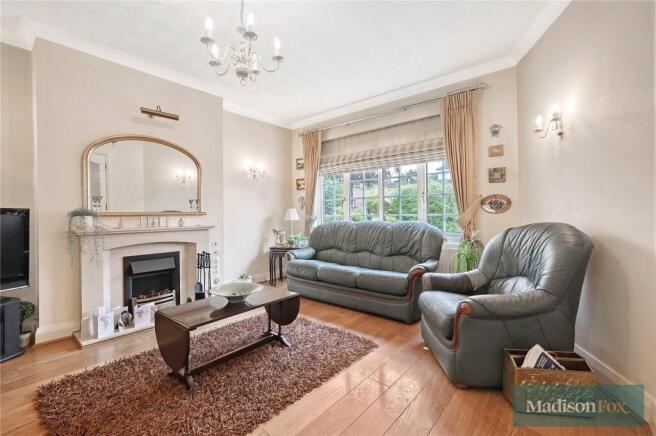 Bracken Drive, Chigwell, Essex, IG7 photo 4