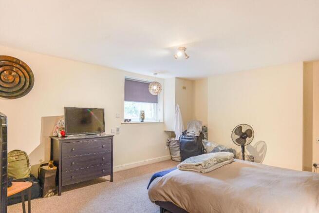 1 bed Flat for sale Image 12