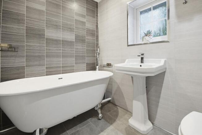Semi-Detached for sale Image 10