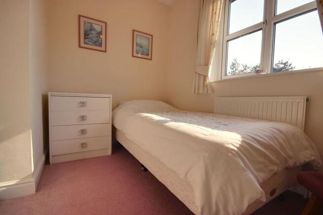 Bed 5 / Office