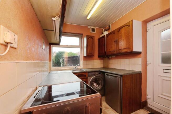 3 bed Semi-Detached for sale Image 6