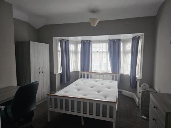1 bed House Share to rent Image 7