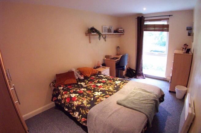 2 bed Flat for sale Image 5
