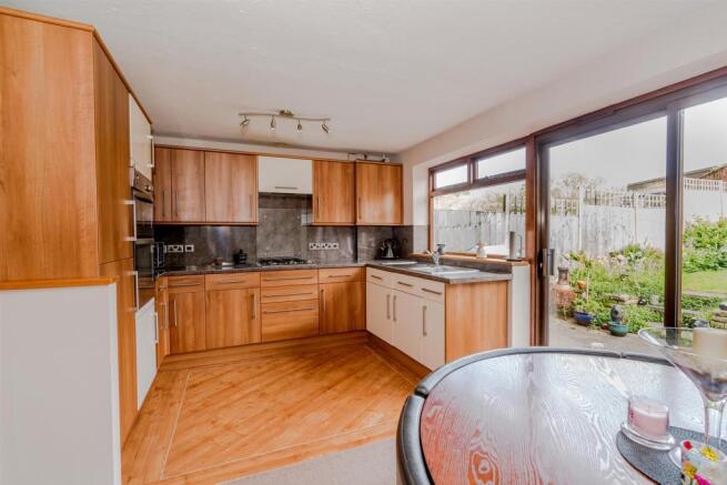 Parkview Crescent, Walsall, WS28TY-4.jpg