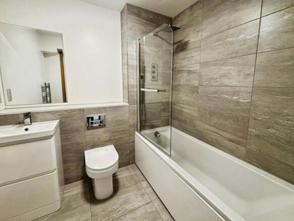 2 bed Flat to rent Image 8