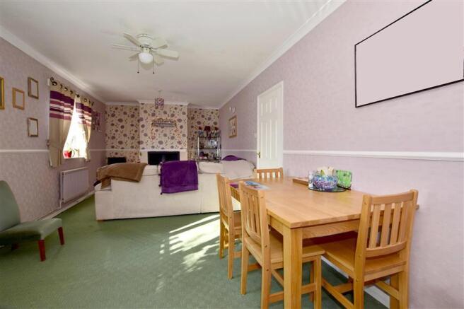 Lounge/ Dining Room
